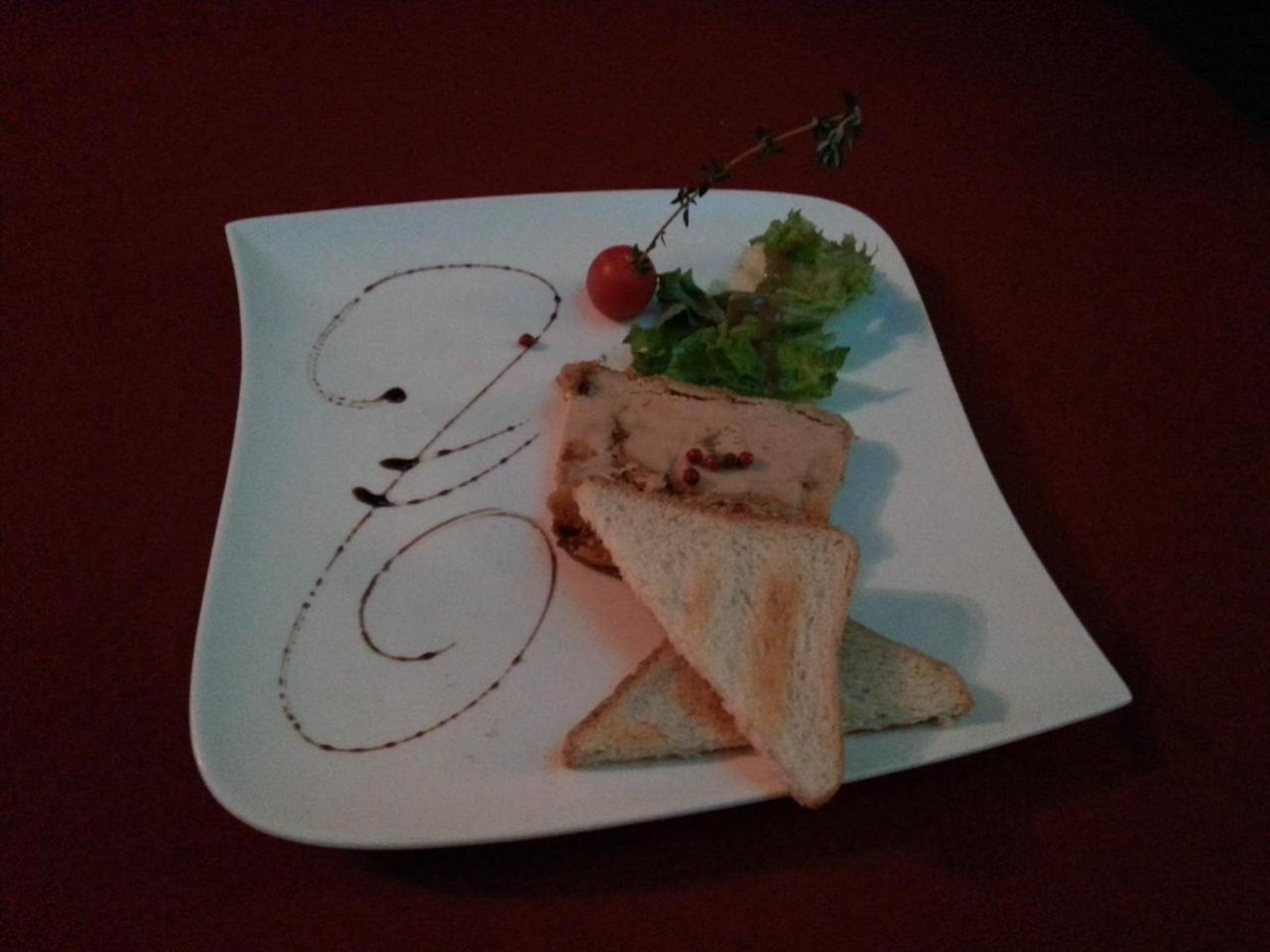 Hotel Restaurant Le Yeti 莱鲁斯 外观 照片