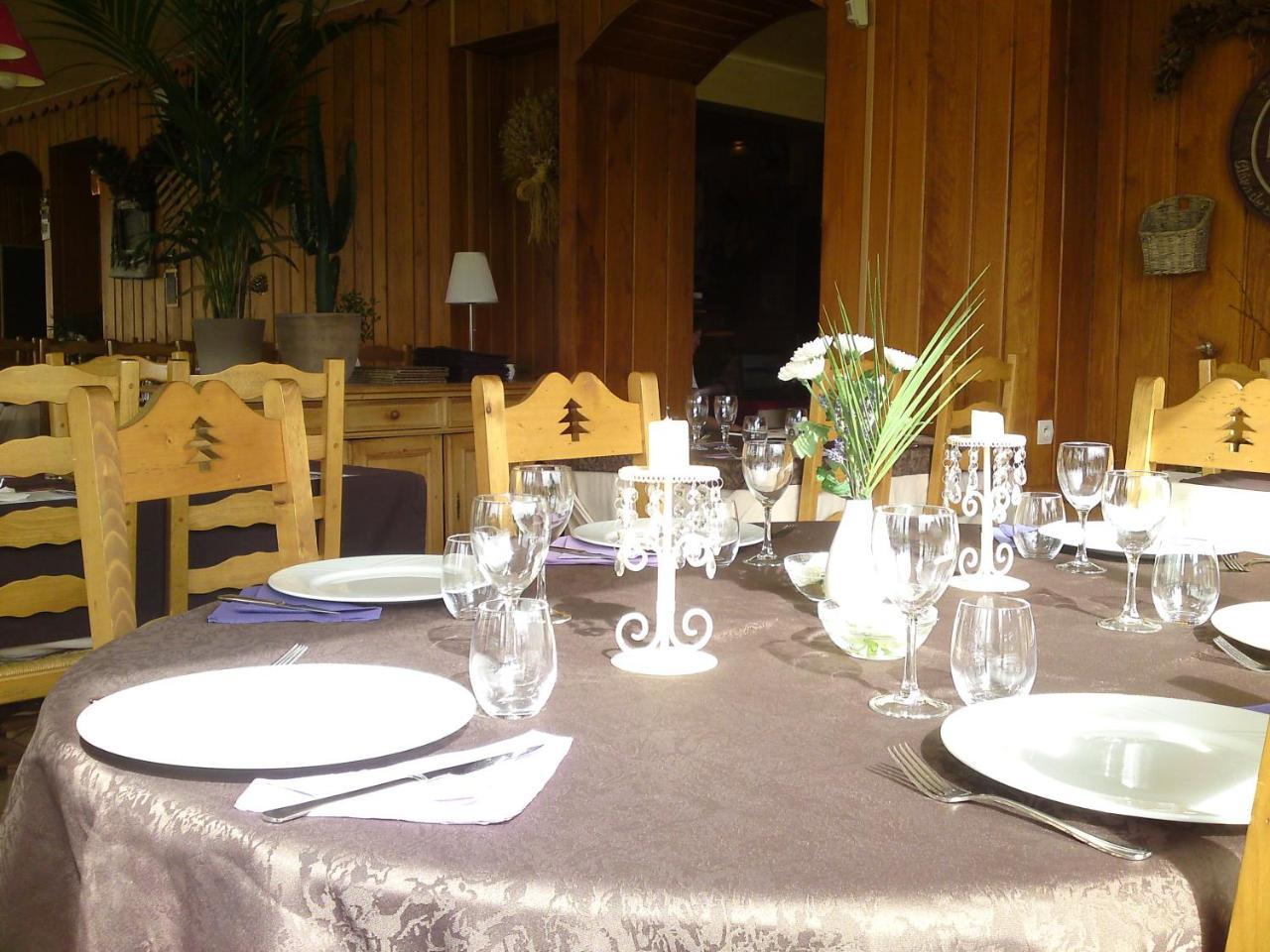 Hotel Restaurant Le Yeti 莱鲁斯 外观 照片